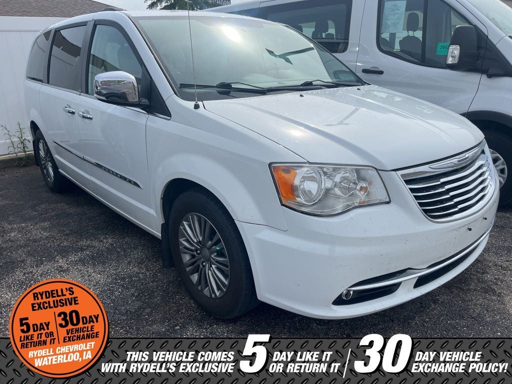 2014 Chrysler Town & Country Touring-L