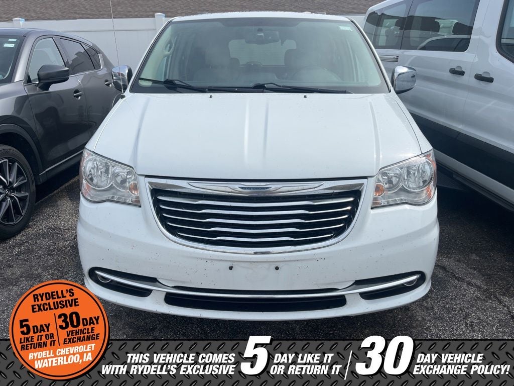 2014 Chrysler Town & Country Touring-L