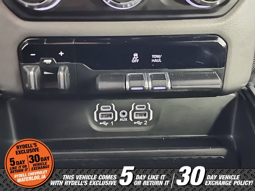 2022 RAM 1500 Big Horn Crew Cab 4x4 5'7" Box