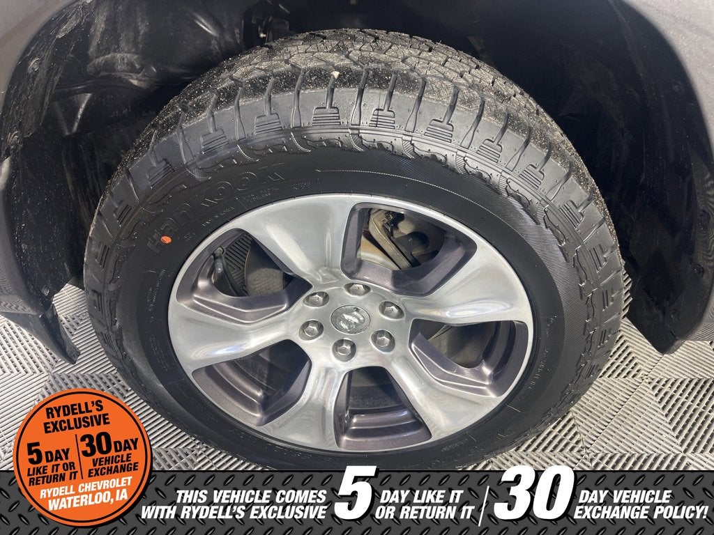 2020 RAM 1500 Laramie Crew Cab 4x4 5'7" Box