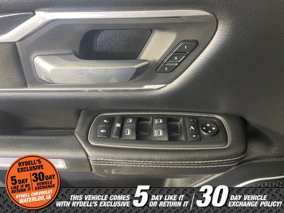 2020 RAM 1500 Laramie Crew Cab 4x4 5'7" Box