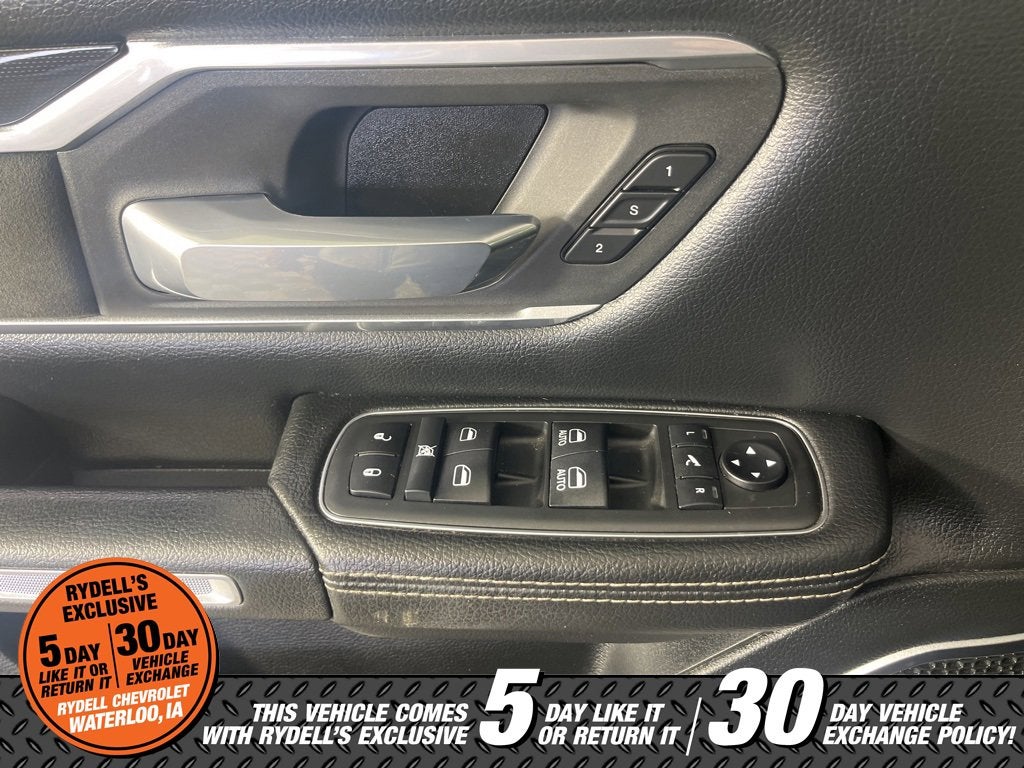 2020 RAM 1500 Laramie Crew Cab 4x4 5'7" Box