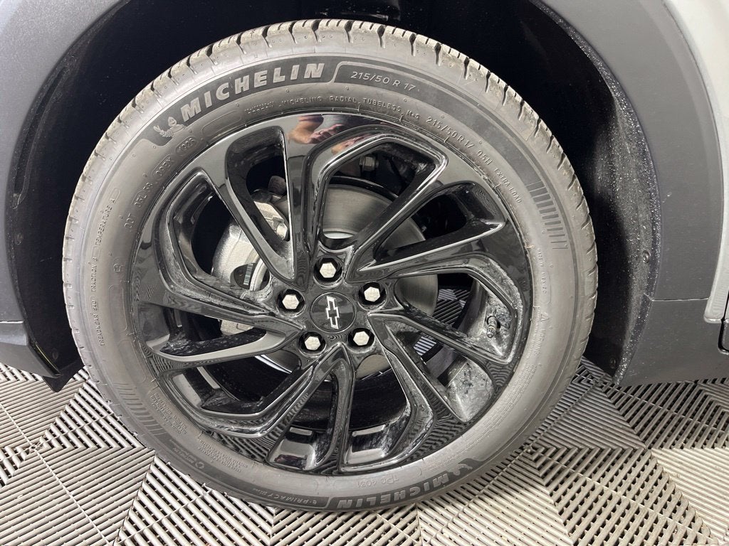 2027 Chevrolet Bolt RS - Photo 15