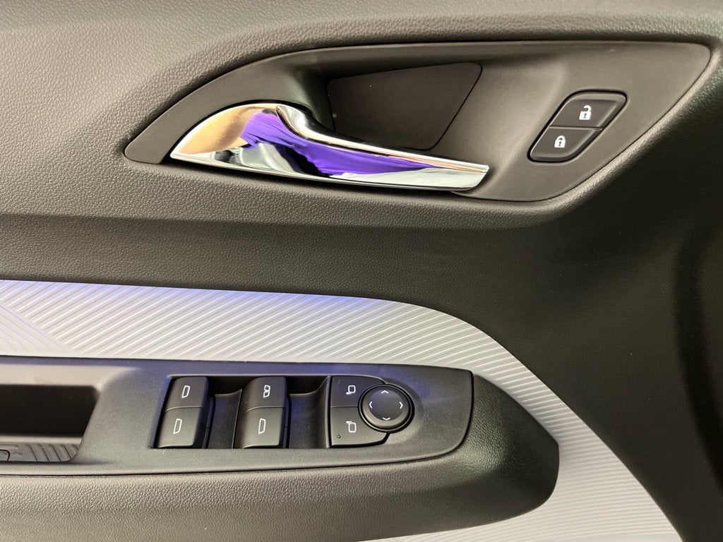 2027 Chevrolet Bolt RS - Photo 22