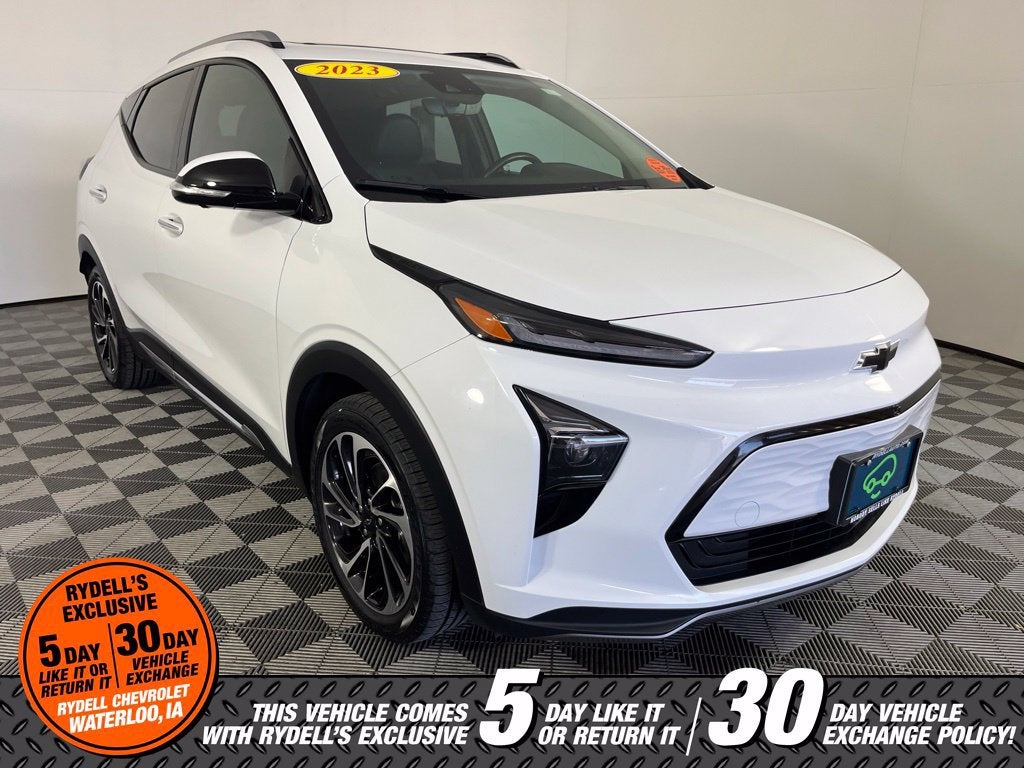 Used 2023 Chevrolet Bolt EUV Premier with VIN 1G1FZ6S07P4195011 for sale in Waterloo, IA