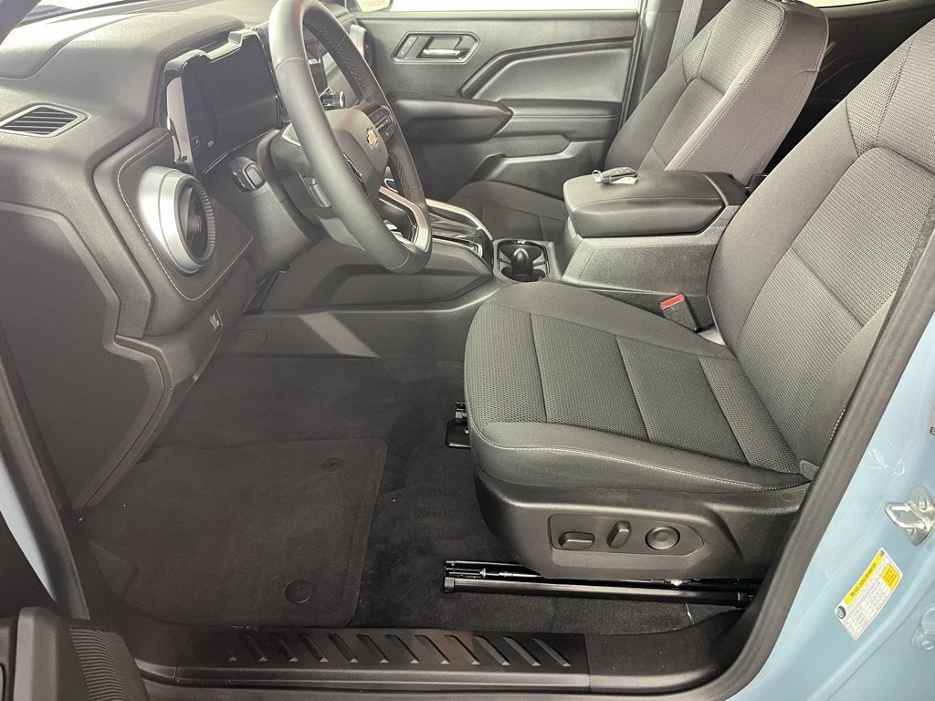 2025 Chevrolet Colorado WT/LT