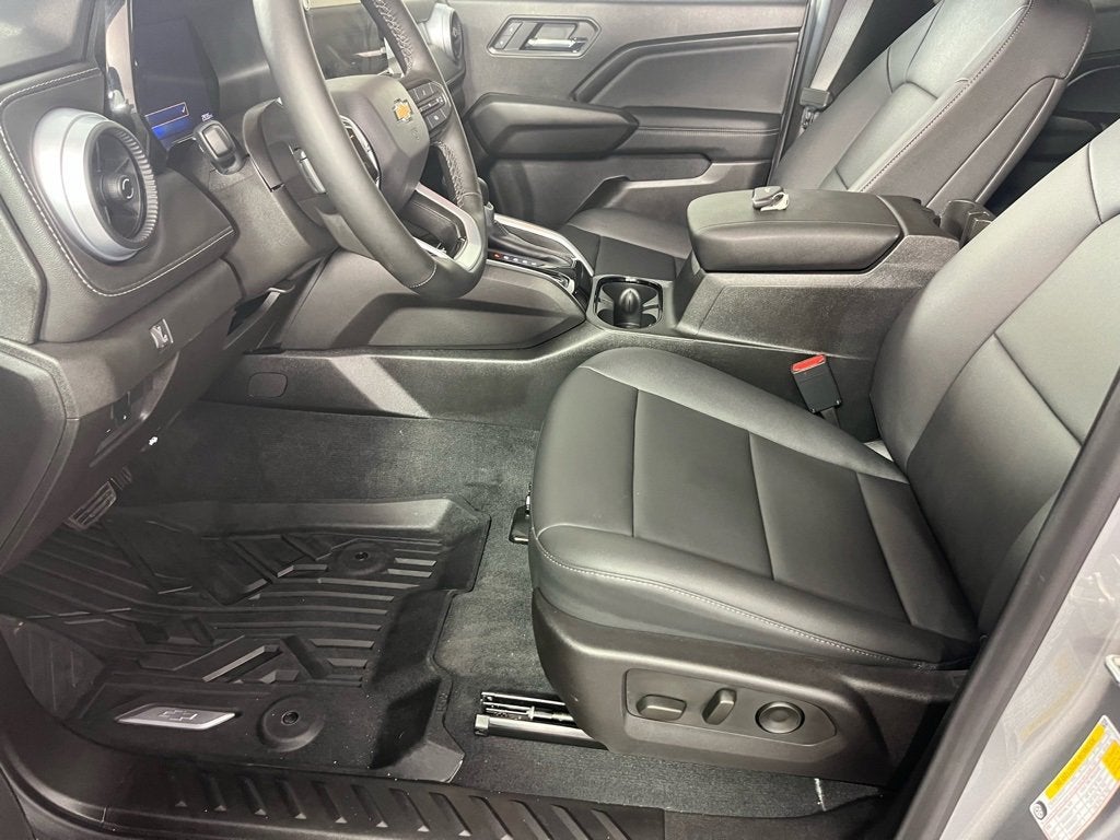 2025 Chevrolet Colorado WT/LT