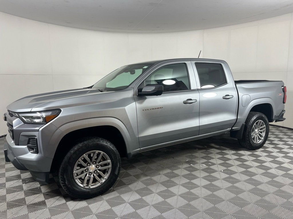 2025 Chevrolet Colorado WT/LT