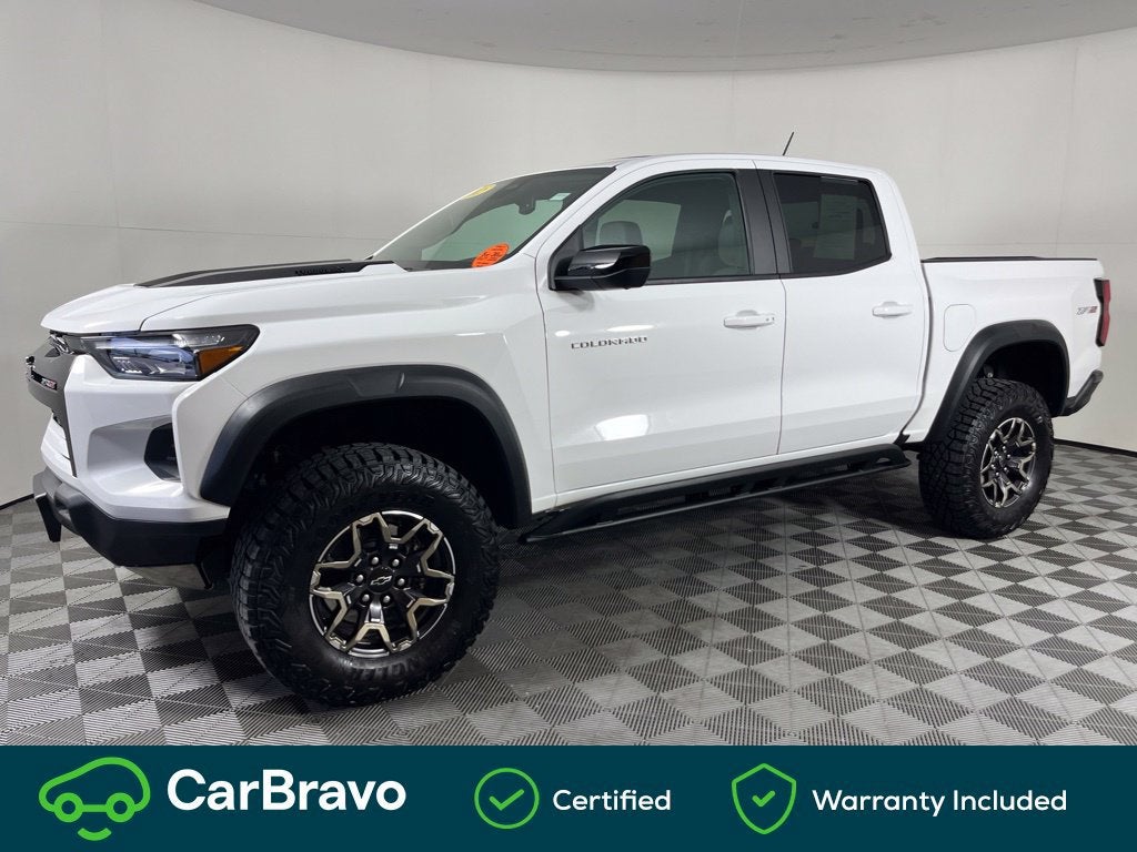 2025 Chevrolet Colorado ZR2 - Photo 13