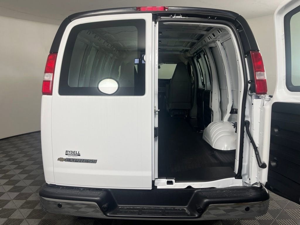 2026 Chevrolet Express Cargo WT