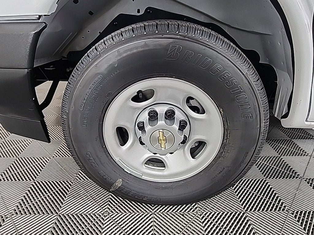 2025 Chevrolet Express Cargo 3500 WT