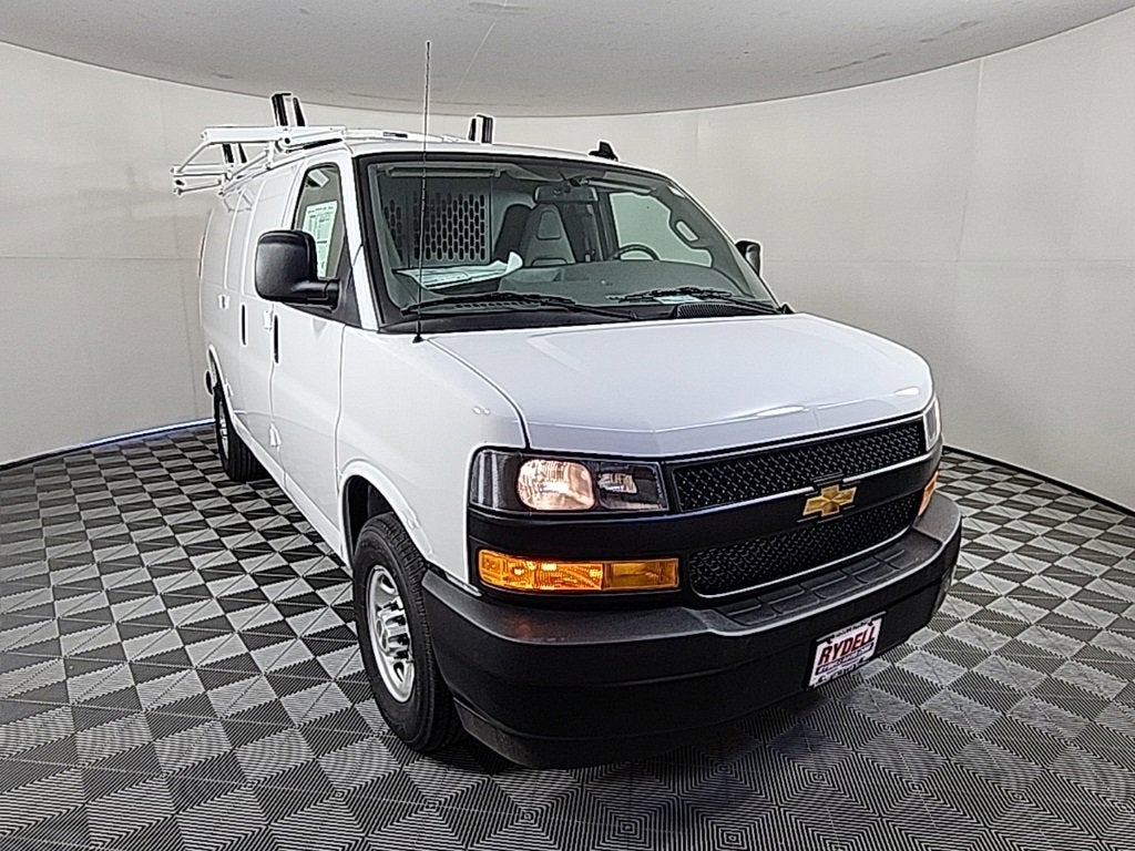 2025 Chevrolet Express Cargo 3500 WT