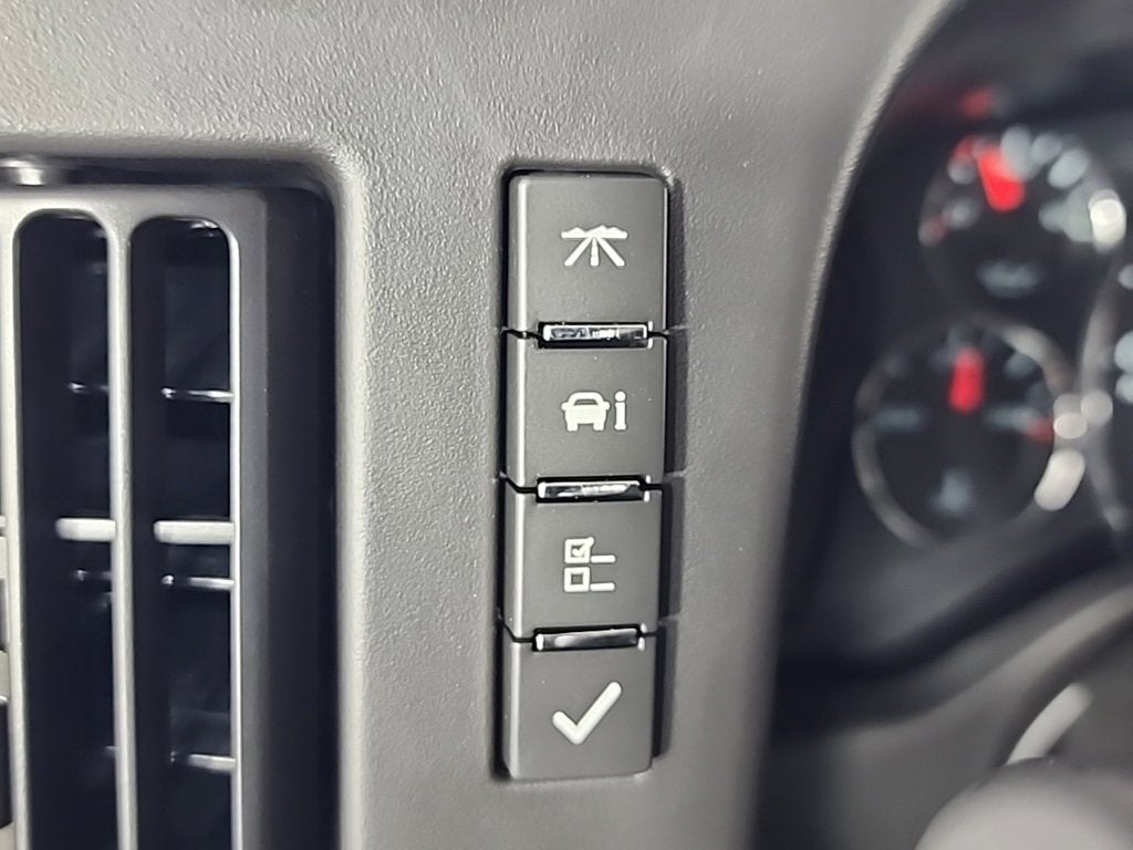 2025 Chevrolet Express Cargo 3500 WT