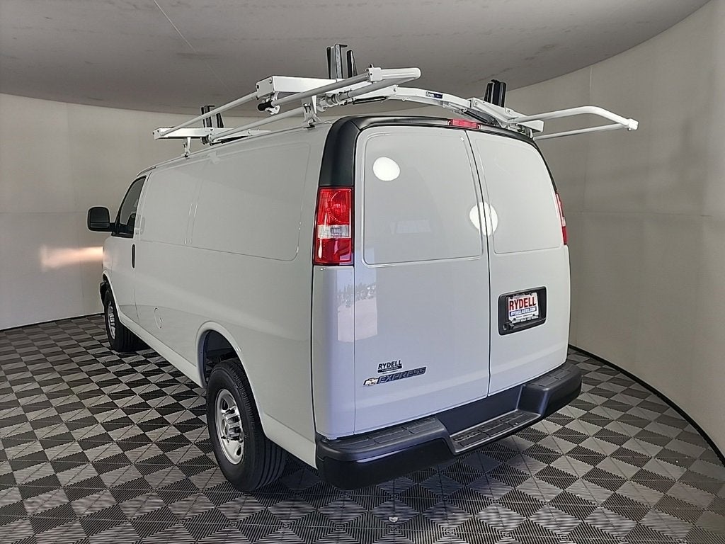 2025 Chevrolet Express Cargo 3500 WT