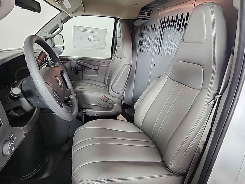 2025 Chevrolet Express Cargo 3500 WT