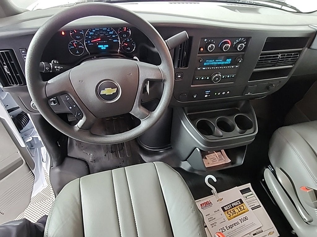 2025 Chevrolet Express Cargo 3500 WT