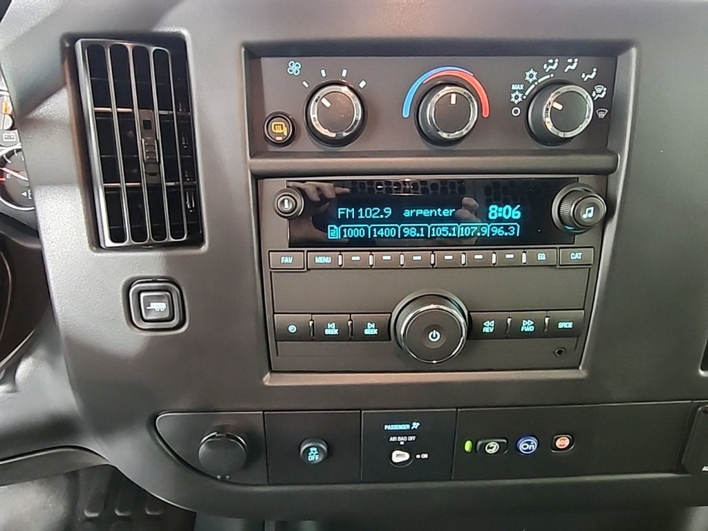 2025 Chevrolet Express Cargo 3500 WT