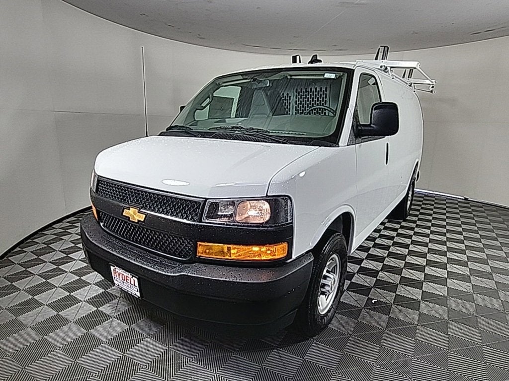 2025 Chevrolet Express Cargo 3500 WT