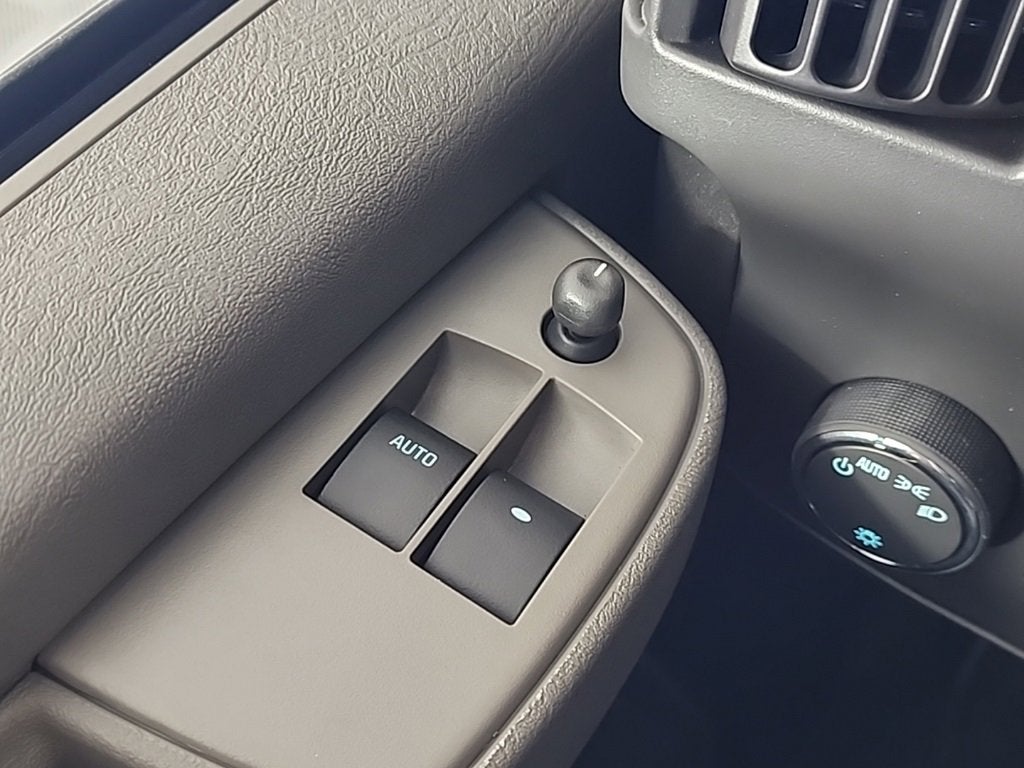 2025 Chevrolet Express Cargo 3500 WT