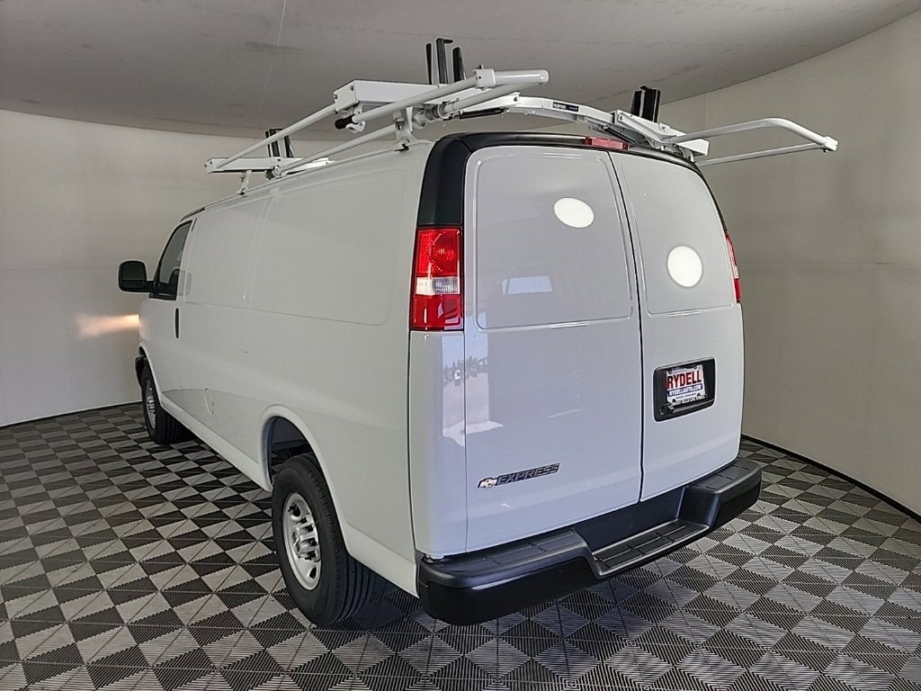2025 Chevrolet Express Cargo 3500 WT