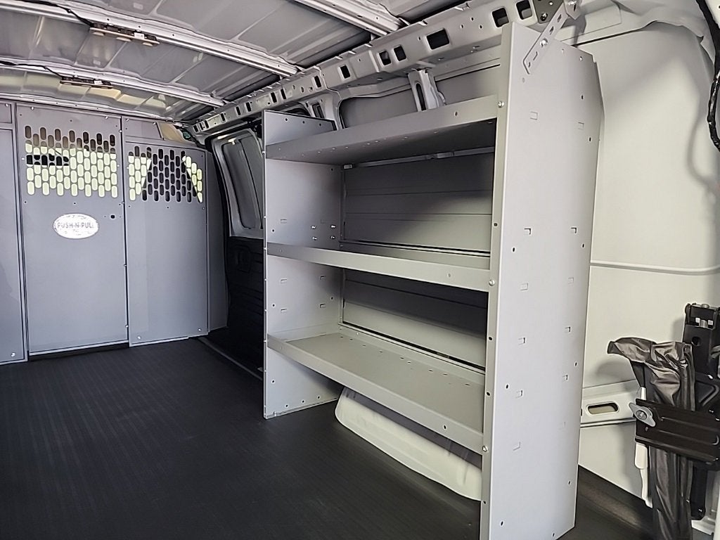 2025 Chevrolet Express Cargo 3500 WT