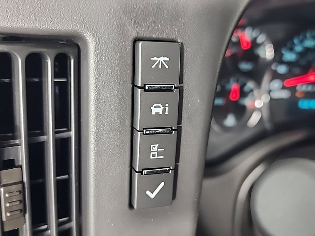 2025 Chevrolet Express Cargo 3500 WT