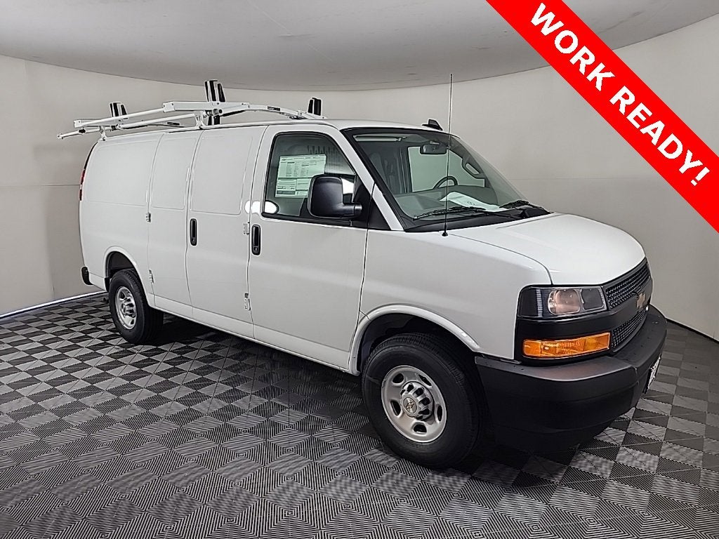 2025 Chevrolet Express Cargo 3500 WT