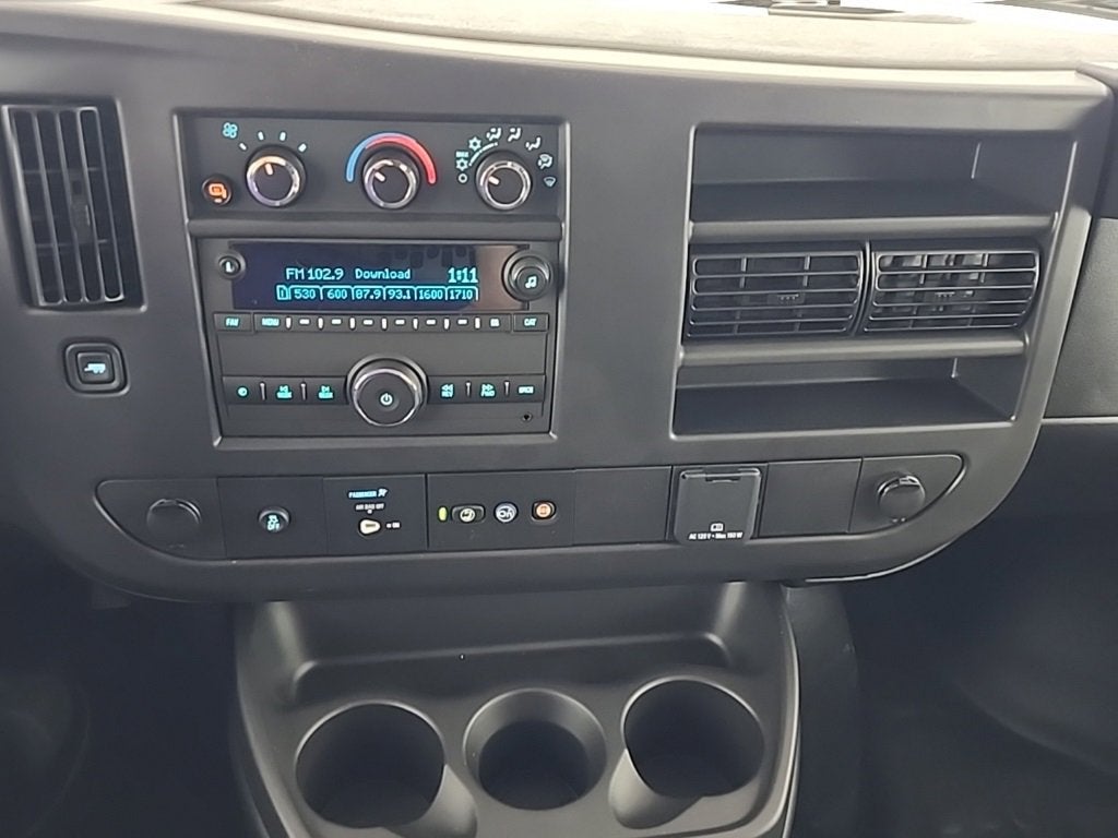 2025 Chevrolet Express Cargo 3500 WT