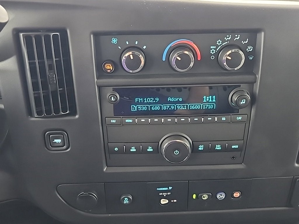 2025 Chevrolet Express Cargo 3500 WT