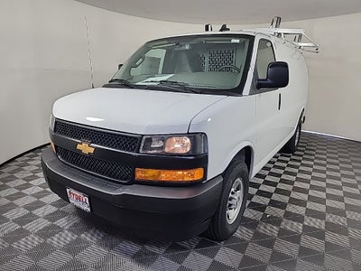 2025 Chevrolet Express Cargo 3500 WT