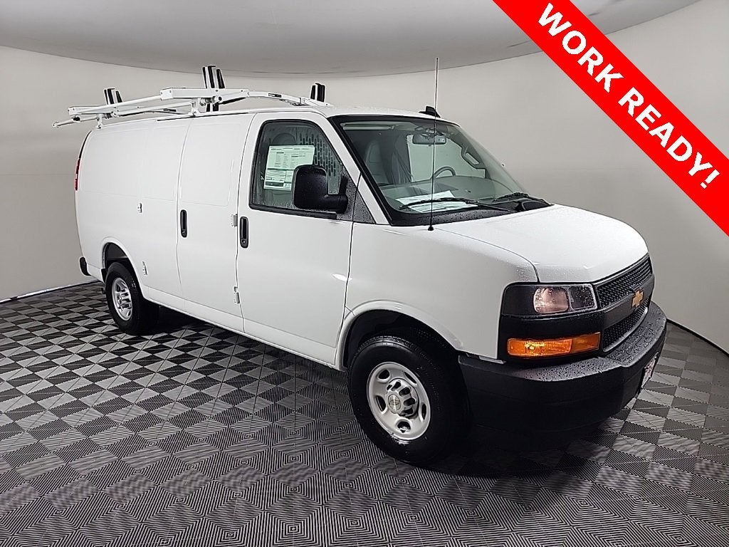 2025 Chevrolet Express Cargo 3500 WT