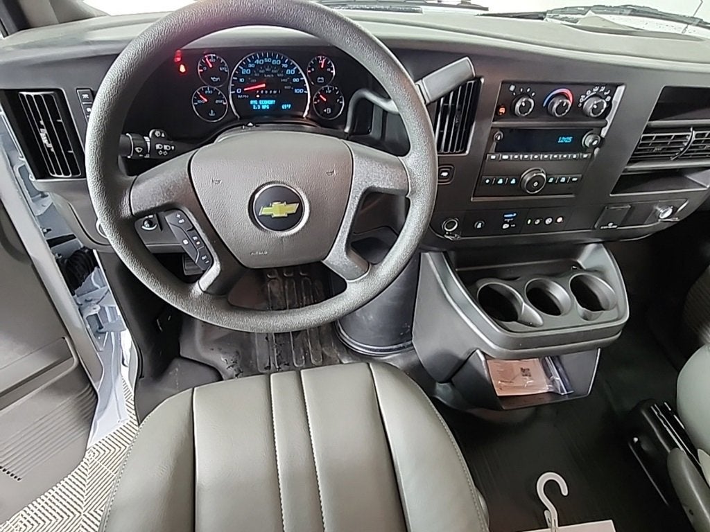 2025 Chevrolet Express Cargo 3500 WT