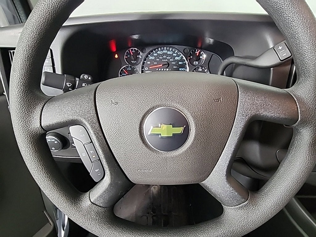 2025 Chevrolet Express Cargo 3500 WT