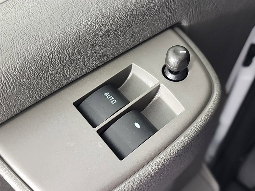 2025 Chevrolet Express Cargo 3500 WT