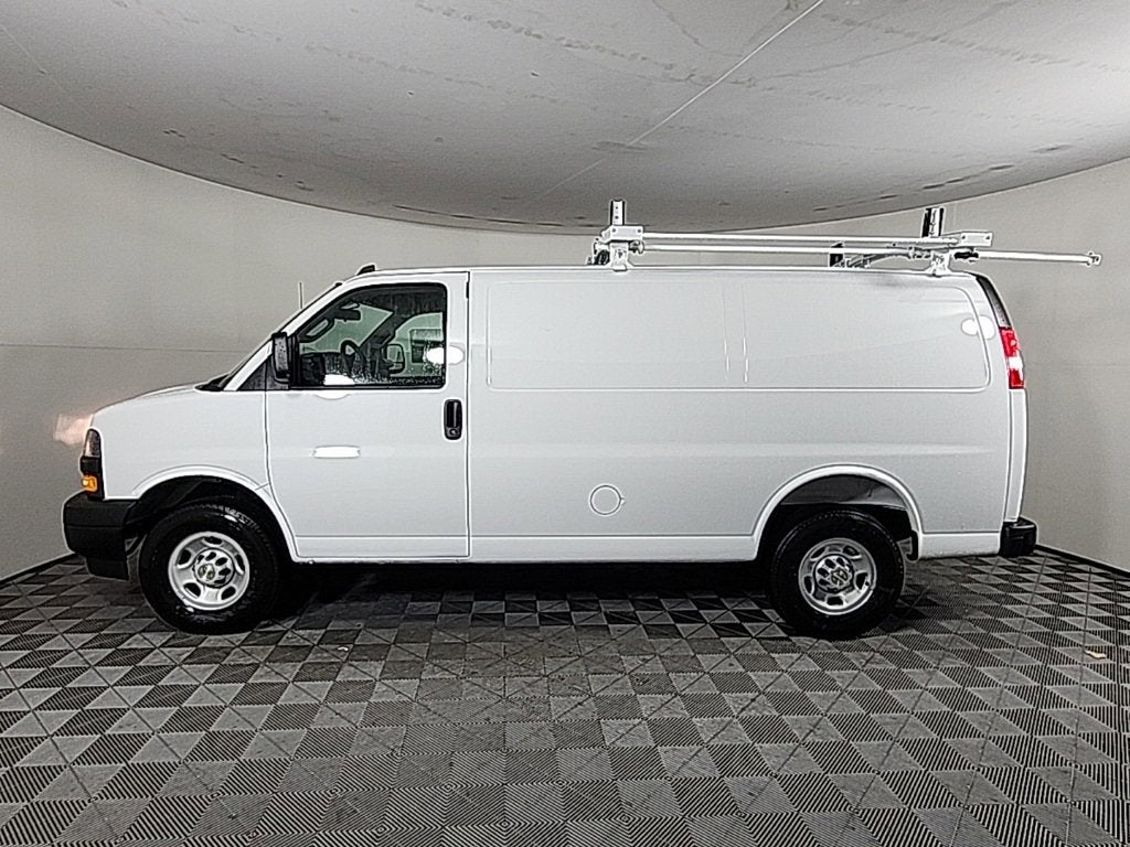 2025 Chevrolet Express Cargo 3500 WT