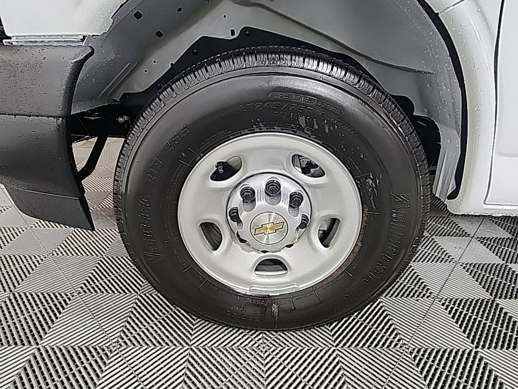 2025 Chevrolet Express Cargo 3500 WT