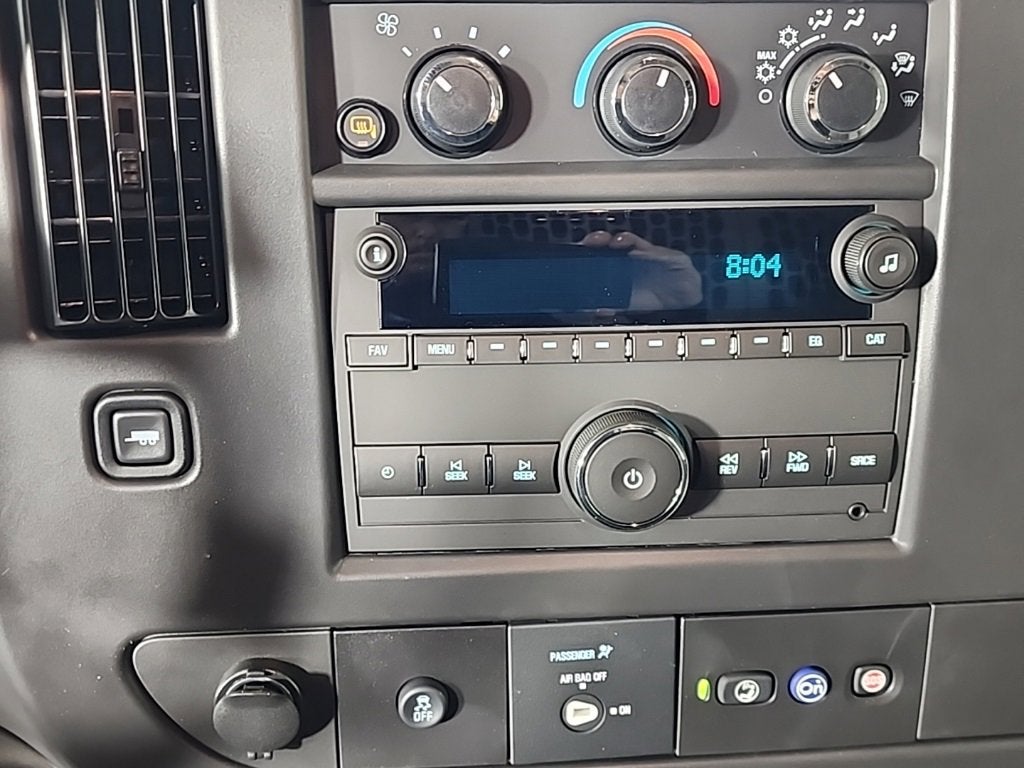 2025 Chevrolet Express Cargo 3500 WT