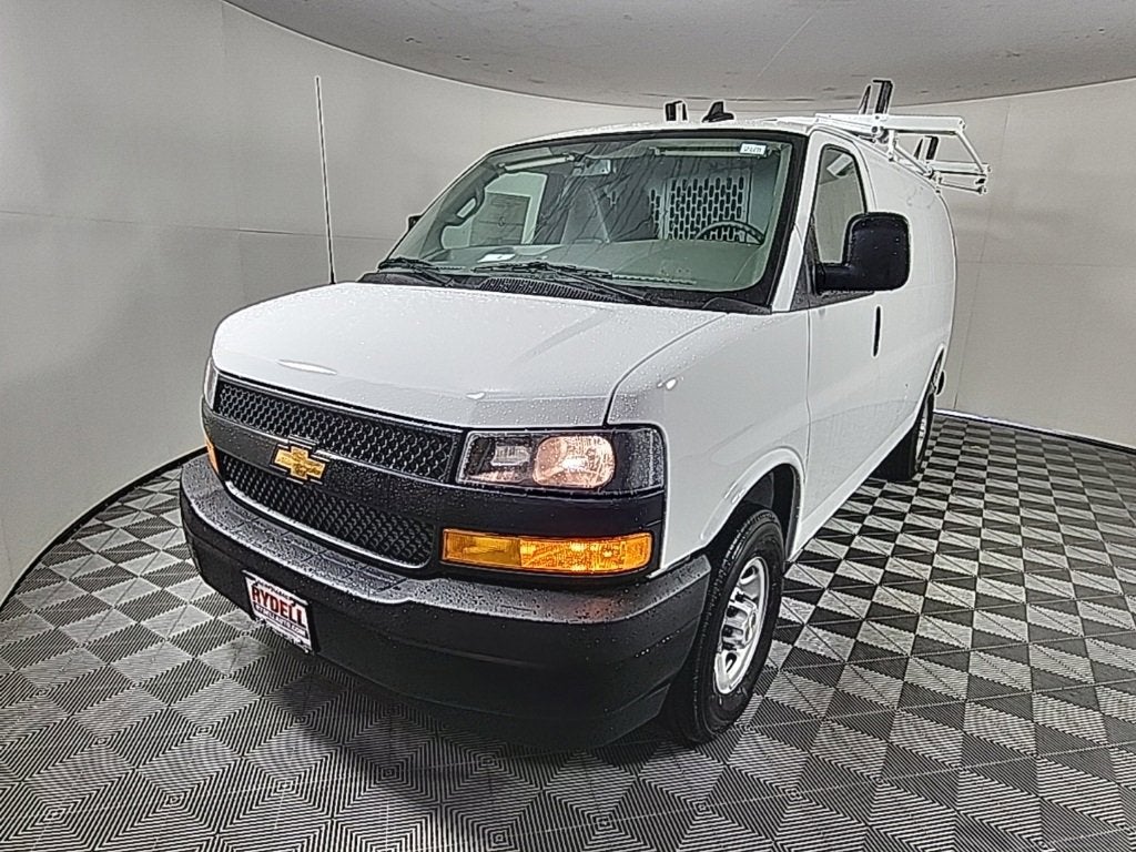 2025 Chevrolet Express Cargo 3500 WT