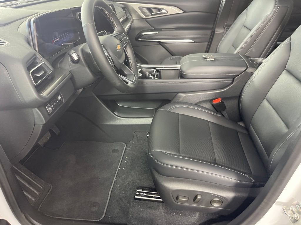 2026 Chevrolet Traverse LT - Photo 16
