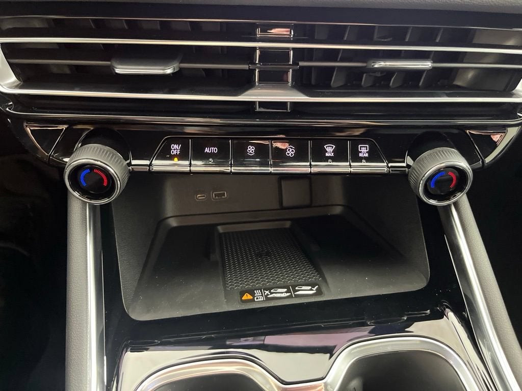 2026 Chevrolet Traverse LT - Photo 32