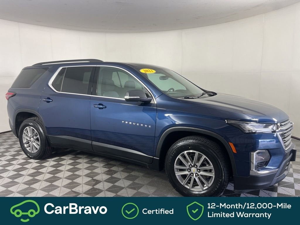 2023 Chevrolet Traverse LT Cloth