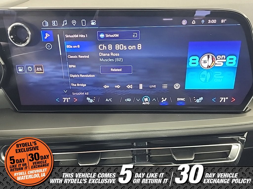 2025 Chevrolet Traverse LT