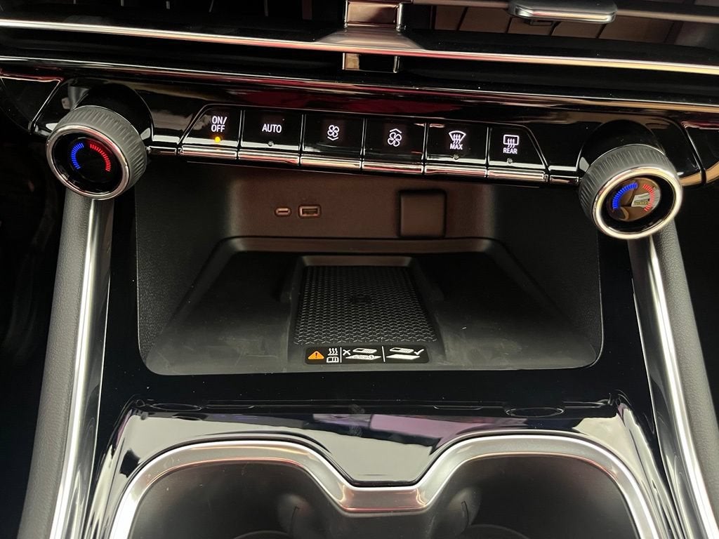2027 Chevrolet Traverse Z71 - Photo 33