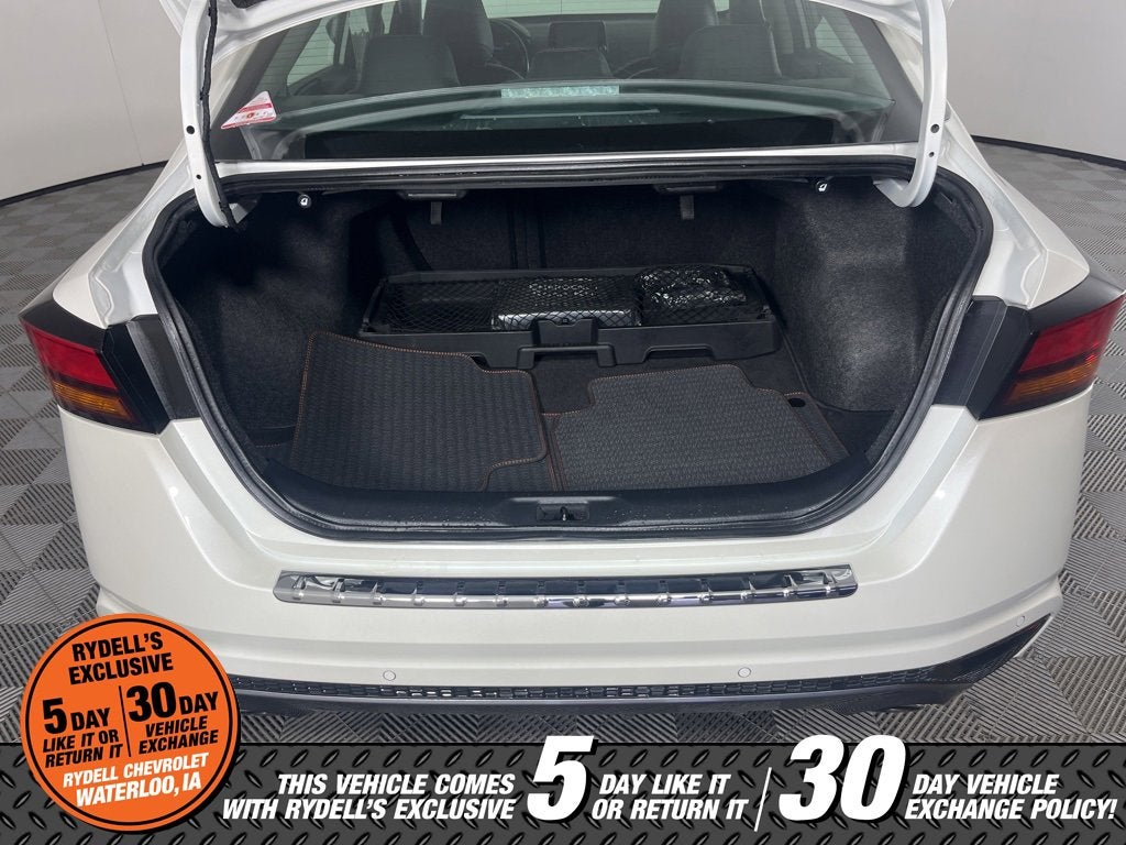 2022 Nissan Altima SR FWD