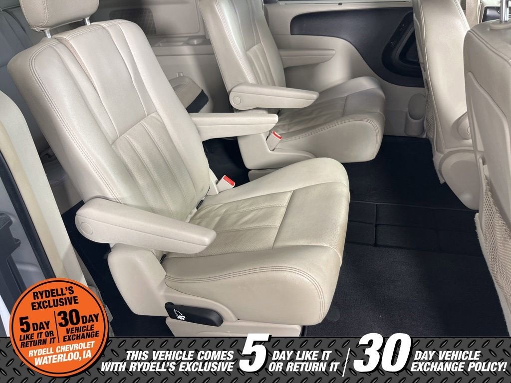 2014 Chrysler Town & Country Touring-L
