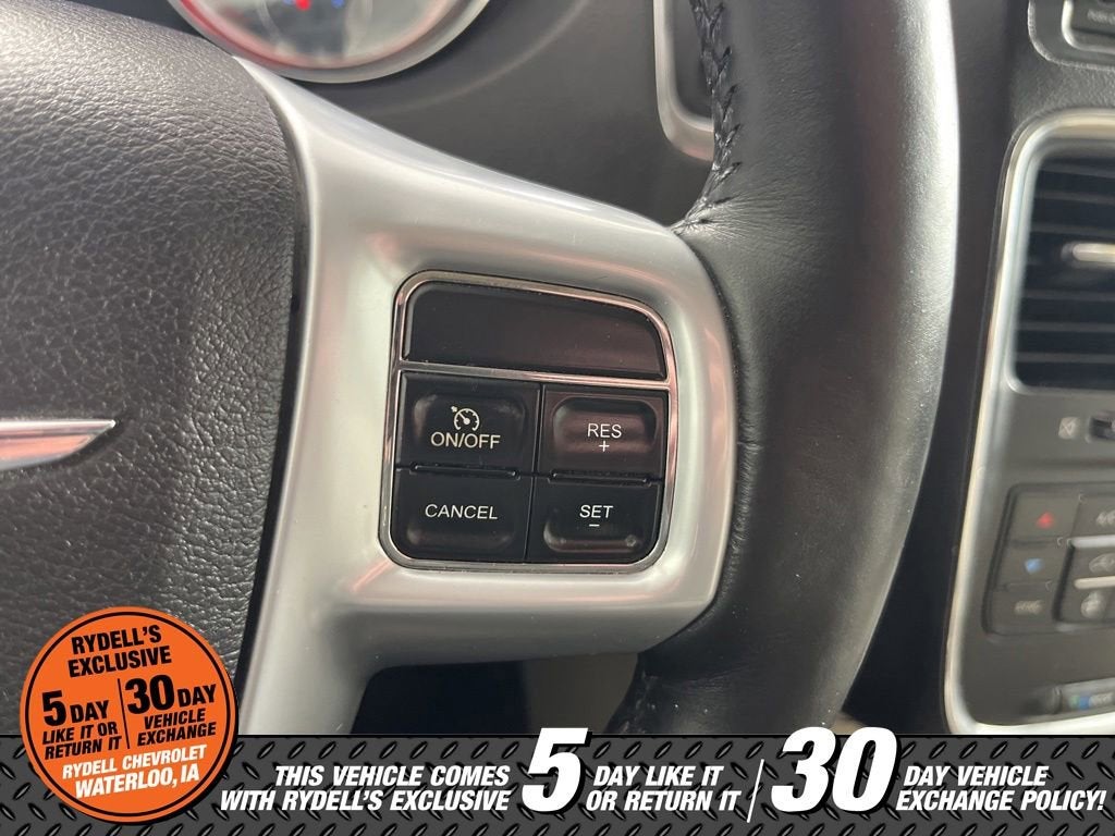 2014 Chrysler Town & Country Touring-L