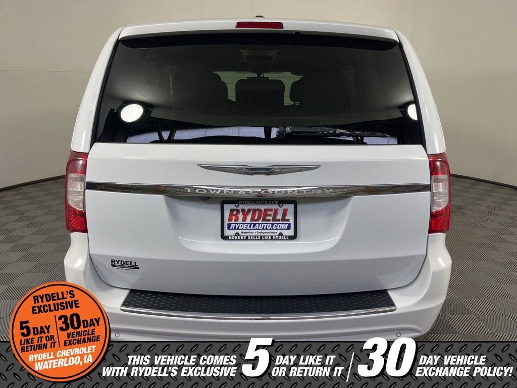 2014 Chrysler Town & Country Touring-L