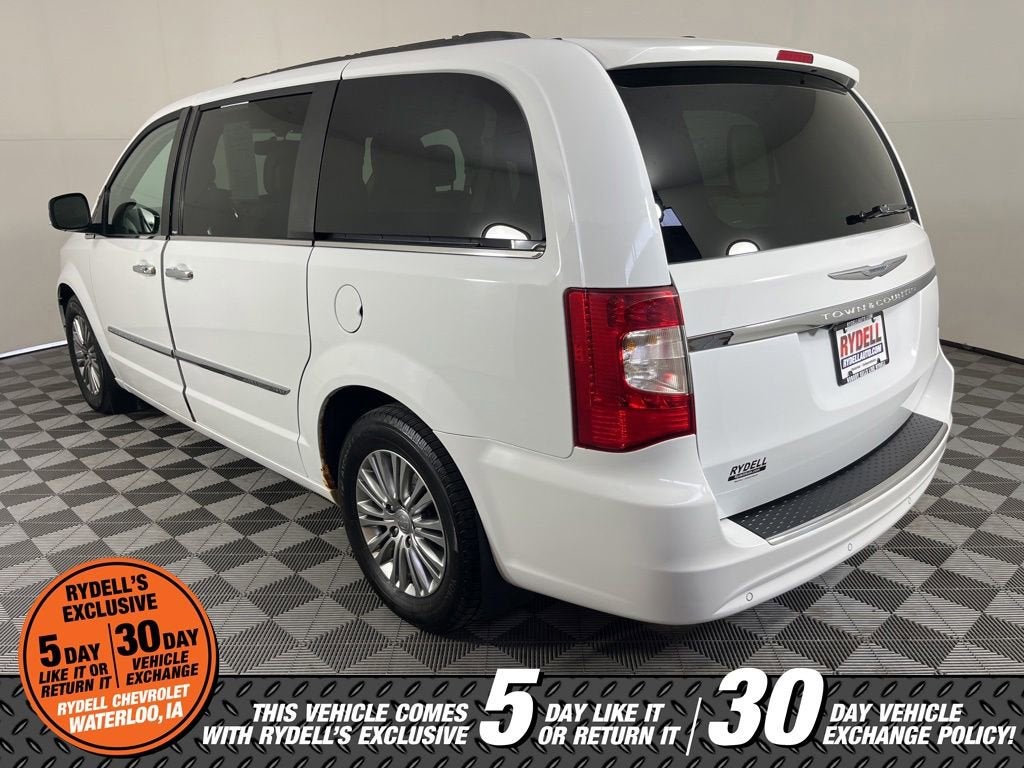 2014 Chrysler Town & Country Touring-L