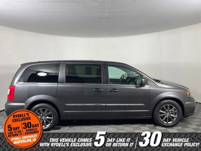 2016 Chrysler Town & Country S
