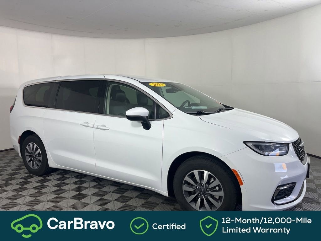 Used 2023 Chrysler Pacifica Hybrid Touring L with VIN 2C4RC1L7XPR618410 for sale in Waterloo, IA